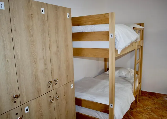 Me&you Vandrerhjem Tirana